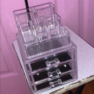 Makeup organizer